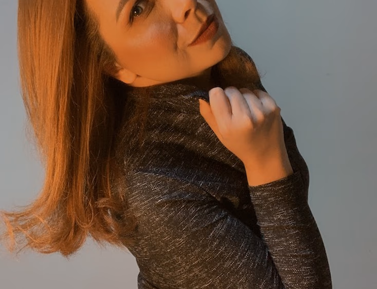 Host Lexy Grey
