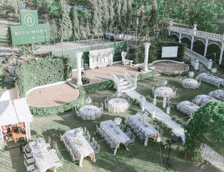 Blue Moon Los Ilustrados