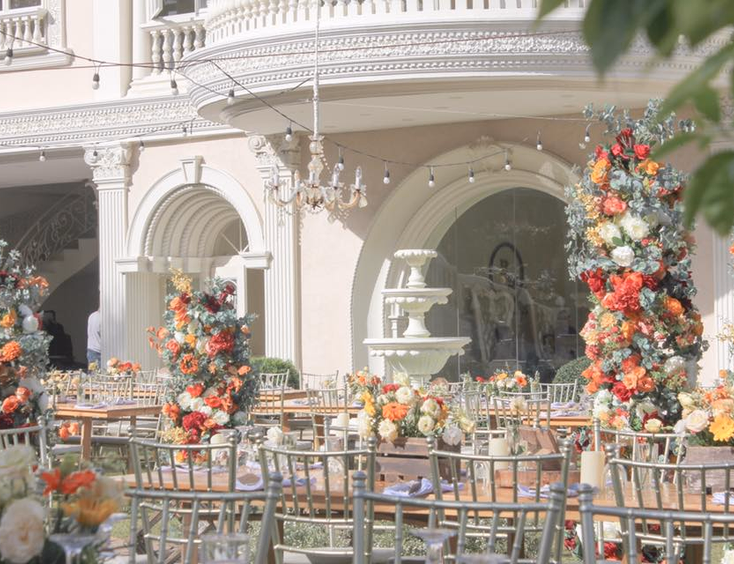 Blue Moon Los Ilustrados