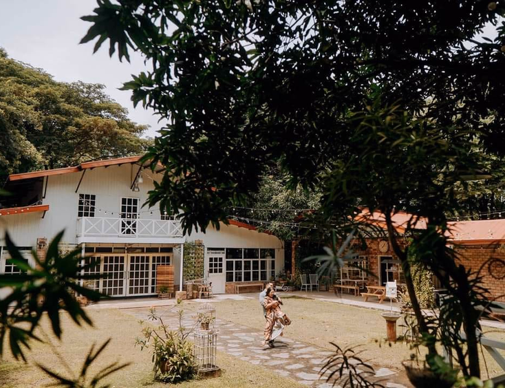 La Faite Home and Country Garden